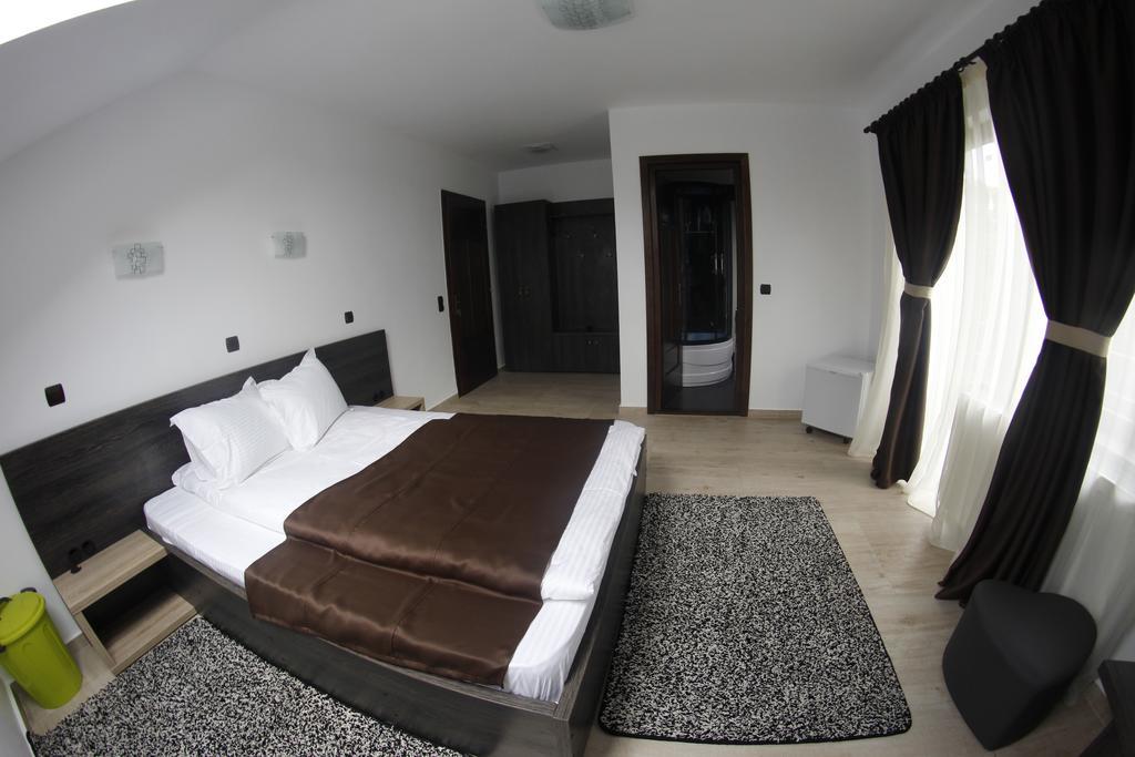 Casa Laur Cu Plaja Privata Hotel Colibiţa Buitenkant foto